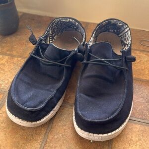 Hey Dude Wendy Basic in Black Odyssey